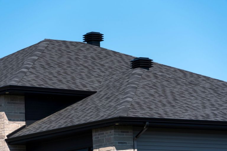 A new shingle roof on a Woodbury house